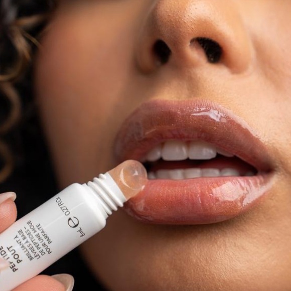 NU Colour Peptide Pout Lip Gloss - Picture 3 of 5